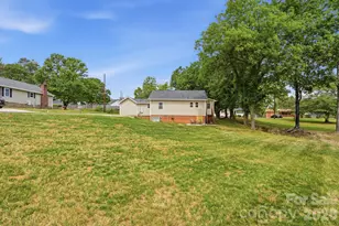 215 W Dallas Rd, Stanley, NC 28164 - Photo 27