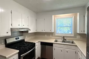 8209 Terra Linda Ln, Charlotte, NC 28215 - Photo 7