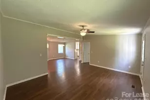 8209 Terra Linda Ln, Charlotte, NC 28215 - Photo 5
