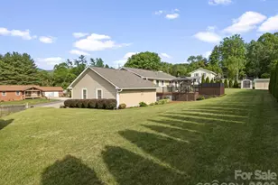 3 Fieldcrest Dr, Candler, NC 28715 - Photo 7