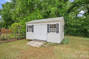 6131 Kinghurst Dr, Charlotte, NC 28216 - Photo 25