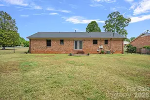 6131 Kinghurst Dr, Charlotte, NC 28216 - Photo 23