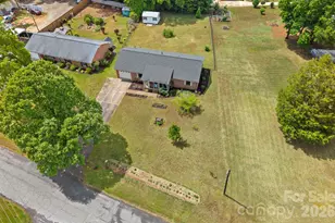 6131 Kinghurst Dr, Charlotte, NC 28216 - Photo 29