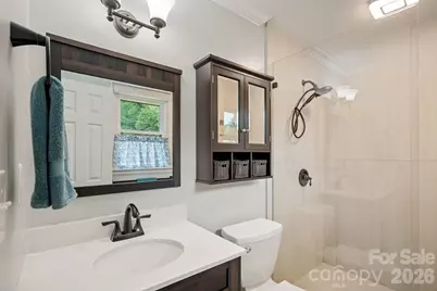 6131 Kinghurst Drive, Charlotte, NC 28216 - Photo 15