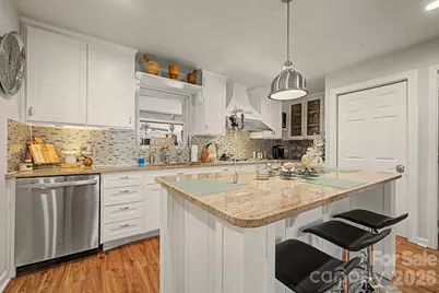 5127 Hoover Drive, Charlotte, NC 28269 - Photo 5