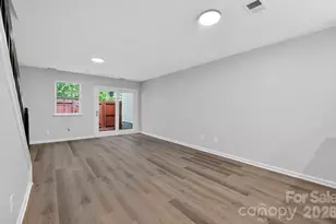6762 Cypress Tree Ln, Charlotte, NC 28215 - Photo 5