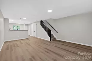 6762 Cypress Tree Ln, Charlotte, NC 28215 - Photo 3
