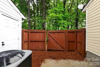 6762 Cypress Tree Lane, Charlotte, NC 28215 - Photo 15