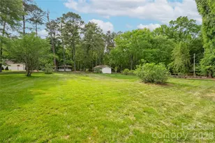 1800 Chestnut Ln, Matthews, NC 28104 - Photo 47