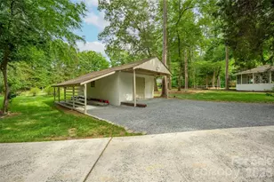 1800 Chestnut Ln, Matthews, NC 28104 - Photo 5