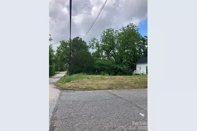 610 S Yadkin Avenue S, Spencer, NC 28159 - Photo 3
