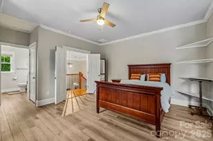 611 E 37th St, Charlotte, NC 28205 - Photo 11
