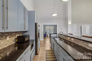 611 E 37th St, Charlotte, NC 28205 - Photo 3