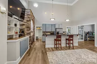 611 E 37th St, Charlotte, NC 28205 - Photo 7