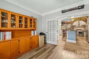 611 E 37th St, Charlotte, NC 28205 - Photo 15