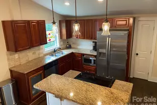 201 Main St, Matthews, NC 28105 - Photo 9