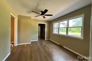 1162 Broadway St, Claremont, NC 28610 - Photo 13