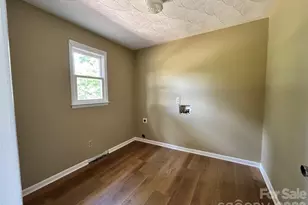 1162 Broadway St, Claremont, NC 28610 - Photo 21
