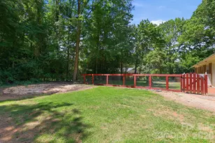 225 Middleton Ave, Matthews, NC 28104 - Photo 35