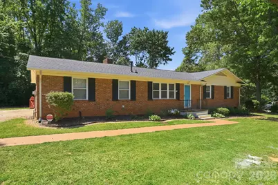 225 Middleton Avenue, Matthews, NC 28104 - Photo 3