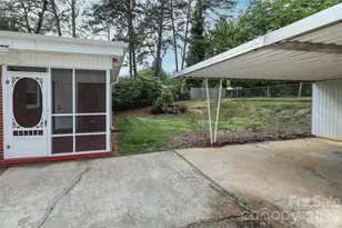 1720 Miles Ct, Charlotte, NC 28216 - Photo 25
