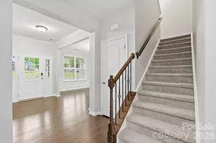 8123 Cornhill Ave, Charlotte, NC 28277 - Photo 11