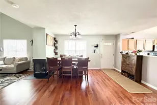 10206 University Park Ln, Charlotte, NC 28213 - Photo 3