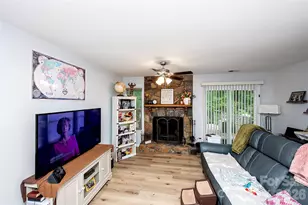 6137 Windsor Gate Ln, Charlotte, NC 28215 - Photo 7