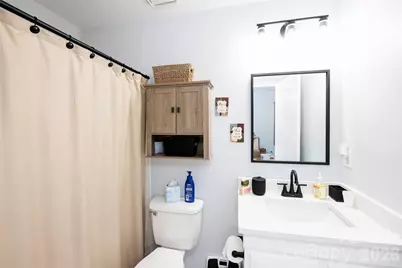 6137 Windsor Gate Lane, Charlotte, NC 28215 - Photo 17