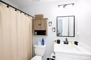 6137 Windsor Gate Ln, Charlotte, NC 28215 - Photo 17