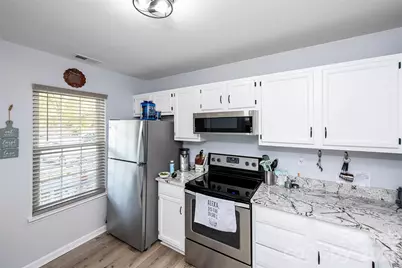 6137 Windsor Gate Lane, Charlotte, NC 28215 - Photo 3
