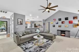 4303 Stonefield Dr, Charlotte, NC 28269 - Photo 9