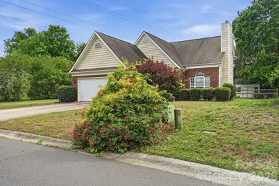 6914 Weirton Place, Charlotte, NC 28226 - Photo 3