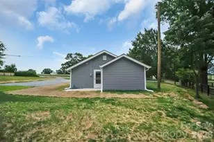 2702 W Stage Coach Trail, Shelby, NC 28150 - Photo 11