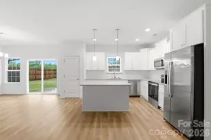 443 Dawn Cir, Charlotte, NC 28213 - Photo 5