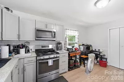1018 W 5th Avenue, Gastonia, NC 28052 - Photo 9