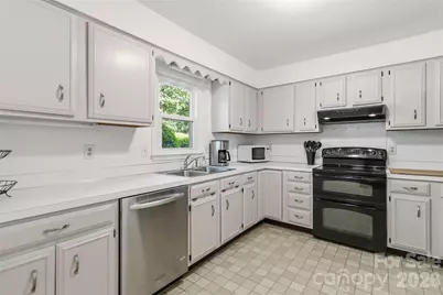 4710 Benridge Lane, Charlotte, NC 28226 - Photo 5