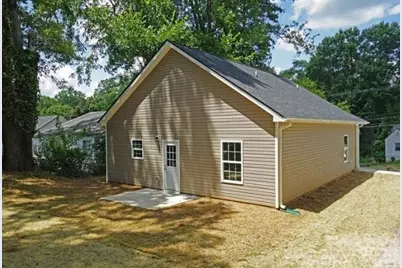817 W Davidson Avenue, Gastonia, NC 28052 - Photo 15