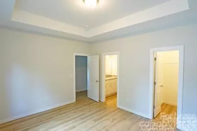 817 W Davidson Avenue, Gastonia, NC 28052 - Photo 5