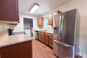 186 Jasmine Cir, Troutman, NC 28166 - Photo 5