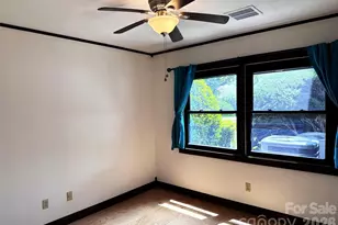 427 6th Ave W, Hendersonville, NC 28739 - Photo 15