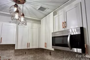 427 6th Ave W, Hendersonville, NC 28739 - Photo 7