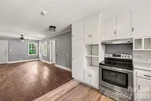 303 N White St, Lancaster, SC 29720 - Photo 13