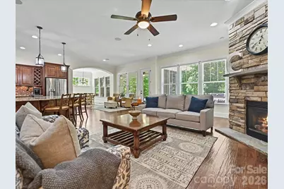 1044 Wessington Manor Lane, Fort Mill, SC 29715 - Photo 5