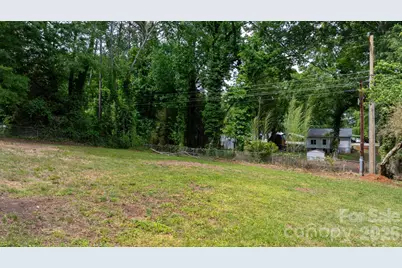 411 20th Avenue NE, Hickory, NC 28601 - Photo 23