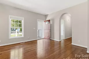209 Beechnut Dr, Hendersonville, NC 28739 - Photo 5