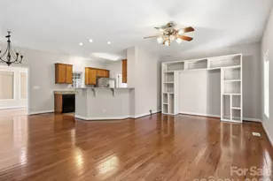 209 Beechnut Dr, Hendersonville, NC 28739 - Photo 5