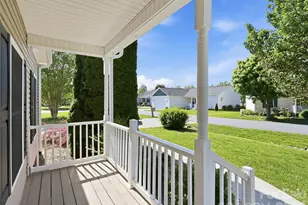 209 Beechnut Dr, Hendersonville, NC 28739 - Photo 3