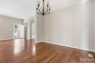 209 Beechnut Dr, Hendersonville, NC 28739 - Photo 7