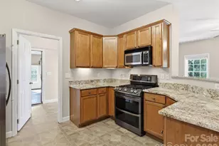 209 Beechnut Dr, Hendersonville, NC 28739 - Photo 15